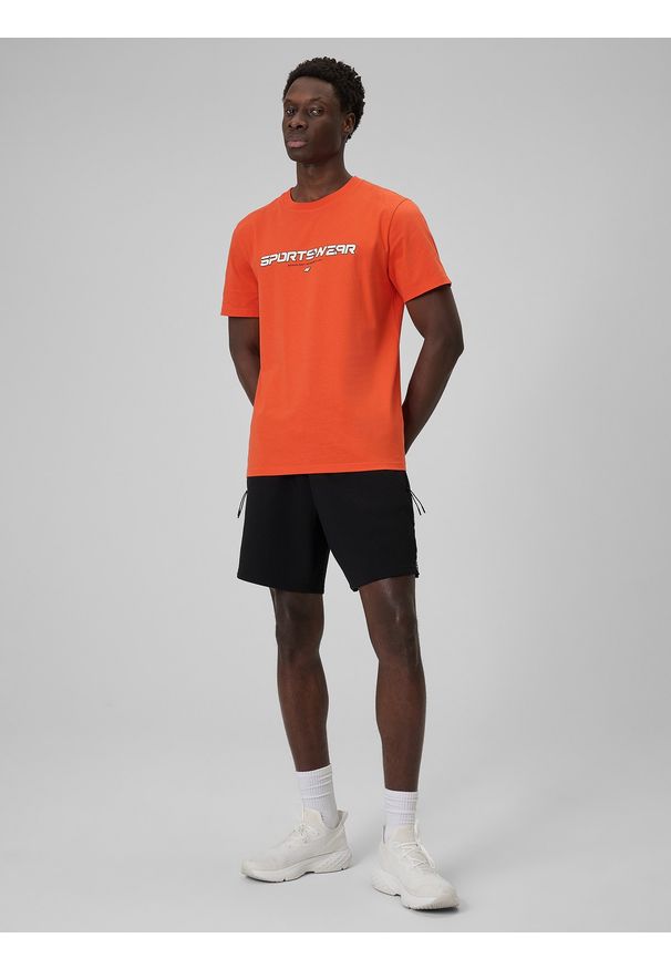 4f - 4F T-shirt regular z nadrukiem męski - pomarańczowy L. Okazja: na co dzień. Kolor: pomarańczowy. Materiał: dzianina, bawełna, materiał. Wzór: nadruk. Styl: casual