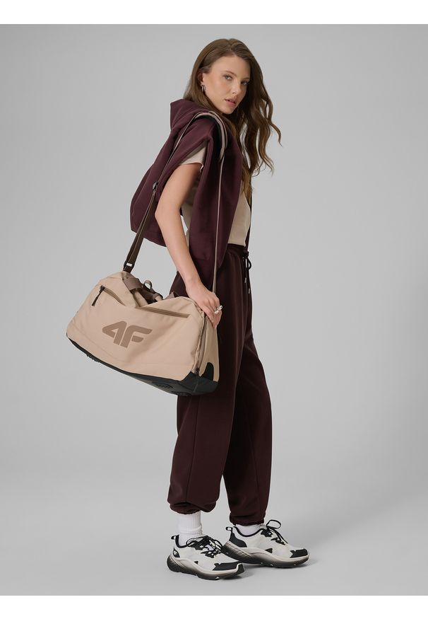 4f - 4F Torba sportowa (25 L) - beżowa Uniwersalny. Kolor: beżowy. Materiał: tkanina, syntetyk, materiał. Sport: fitness