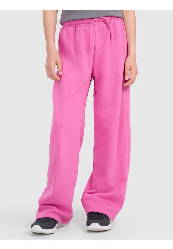 4f - 4F Spodnie dresowe z szerokimi nogawkami dziewczęce - różowe 164 (13-14 lat). Okazja: na co dzień. Kolor: różowy. Materiał: dresówka. Wzór: ze splotem, gładki. Sezon: lato. Styl: młodzieżowy, sportowy, casual