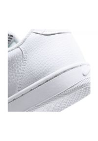 Buty Nike Court Vintage Premium W CW1067-100 białe. Okazja: na co dzień. Kolor: biały. Materiał: skóra, guma. Szerokość cholewki: normalna. Wzór: aplikacja, gładki. Sezon: lato, zima. Model: Nike Court. Sport: tenis #8
