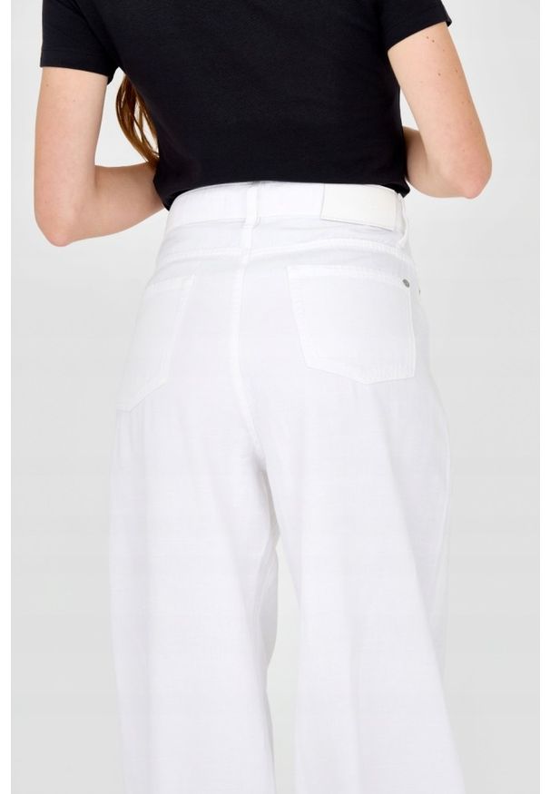 7 FOR ALL MANKIND Białe jeansy damskie Zoey, Rozmiar 26. Kolor: biały