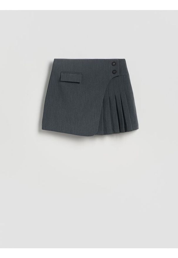 Reserved - Spódnica mini z plisowaniem - ciemnoszary. Kolor: szary. Materiał: tkanina, wiskoza