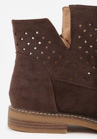 Born2be - Brązowe Płaskie Botki Sztyblety z Ażurowym Wzorem ze Skórzaną Wkładką Terisina. Okazja: na co dzień. Kolor: brązowy. Materiał: skóra. Wzór: ażurowy. Obcas: na obcasie. Styl: casual, elegancki. Wysokość obcasa: niski #4