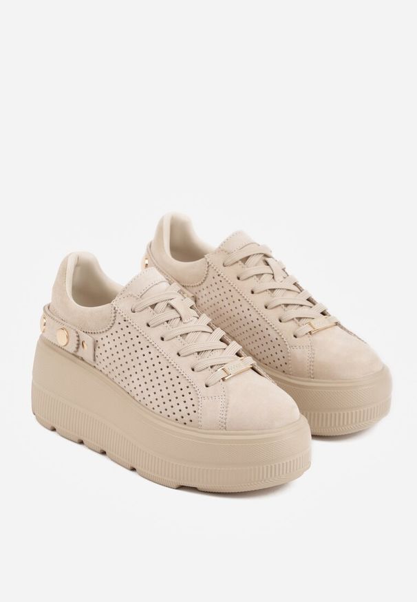 Renee - Beżowe Perforowane Sneakersy ze Skóry Naturalnej na Platformie i Koturnie Risyla. Kolor: beżowy. Materiał: skóra. Obcas: na koturnie