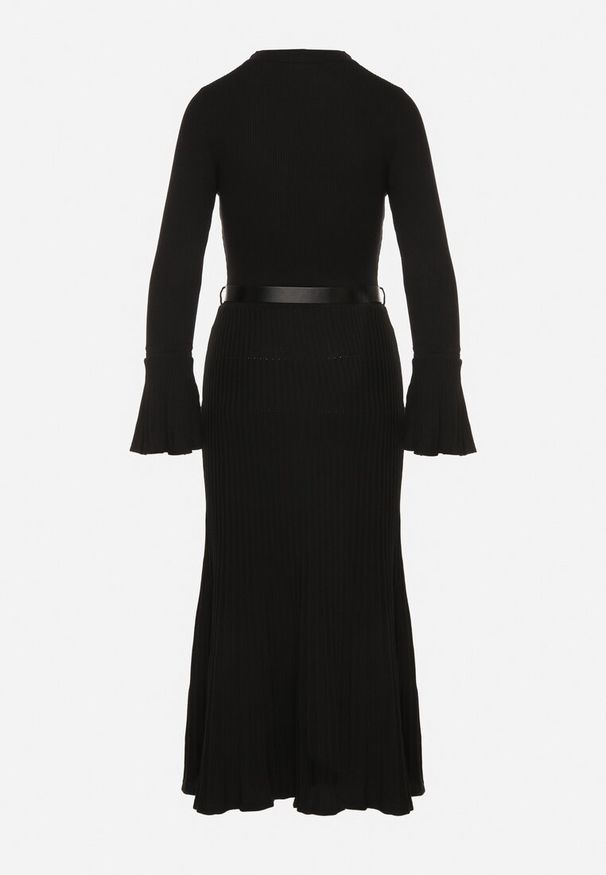 Born2be - Czarna Sukienka Dzianinowa z Wiskozą z Rozszerzanymi Rękawami i Paskiem Retelva. Okazja: na randkę, na co dzień. Kolor: czarny. Materiał: wiskoza, dzianina. Styl: elegancki, casual, klasyczny