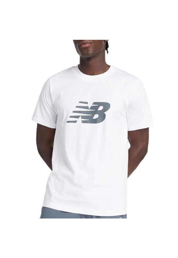 Koszulka New Balance MT43906WT - biała. Kolor: biały. Materiał: bawełna. Długość rękawa: krótki rękaw. Długość: krótkie