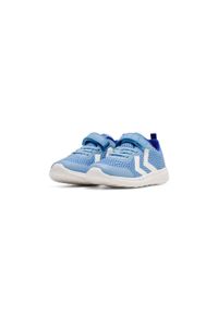 Buty siatkowe z recyklingu dla dzieci Hummel Actus. Okazja: na uczelnię. Zapięcie: rzepy. Kolor: niebieski. Sport: joga i pilates