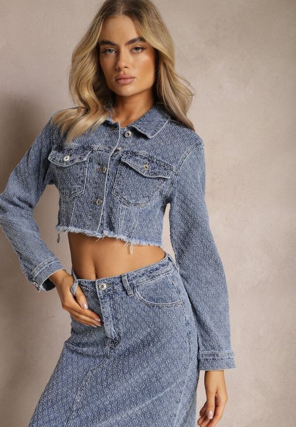 Renee - Granatowa Jeansowa Krótka Kurtka z Kieszonkami i Przetarciami Nipiria. Kolor: niebieski. Materiał: jeans. Długość: krótkie. Styl: klasyczny