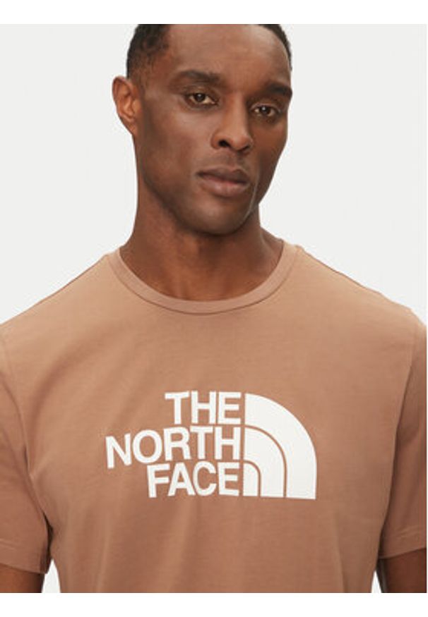 The North Face T-Shirt Easy NF0A8A6C Brązowy Regular Fit. Kolor: brązowy. Materiał: syntetyk