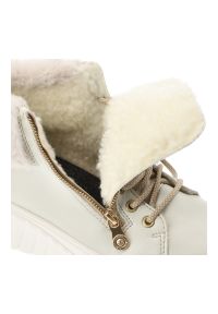 Białe Botki Rieker Wygodne Obuwie Damskie Z Futerkiem. Okazja: na spacer, na co dzień. Zapięcie: zamek. Kolor: biały. Materiał: futro. Sezon: zima. Styl: casual #4