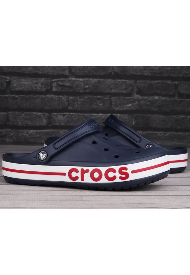 Chodaki klapki sandały sportowe basenowe Crocs CROCBAND. Kolor: biały, niebieski, czerwony, wielokolorowy