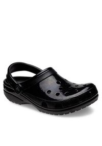 Crocs Klapki Classic High Shine Clog 209609 Czarny. Kolor: czarny