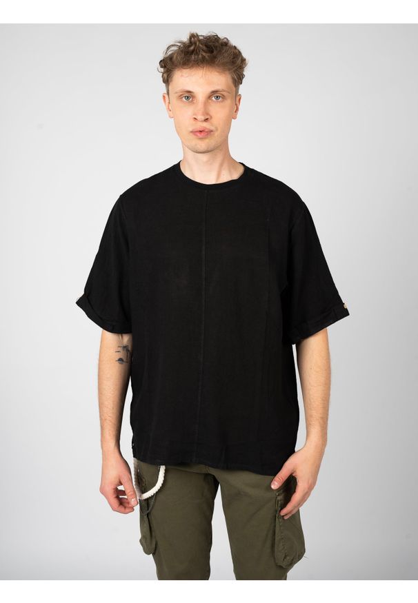 Xagon Man T-shirt | P25082V630TS | Mężczyzna | Czarny. Okazja: na co dzień. Kolor: czarny. Materiał: wiskoza, len. Długość: długie. Wzór: aplikacja. Styl: elegancki, casual