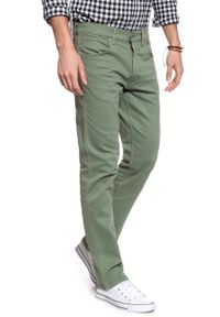 Wrangler - WRANGLER SPODNIE MĘSKIE GREENSBORO GREEN SAGE W15QSB22J. Materiał: materiał