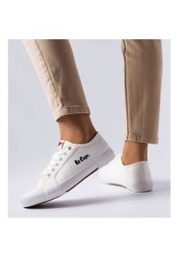 Białe tenisówki Lee Cooper LCW-23-44-1648L. Okazja: na uczelnię, na co dzień. Kolor: biały. Materiał: materiał. Styl: casual #3