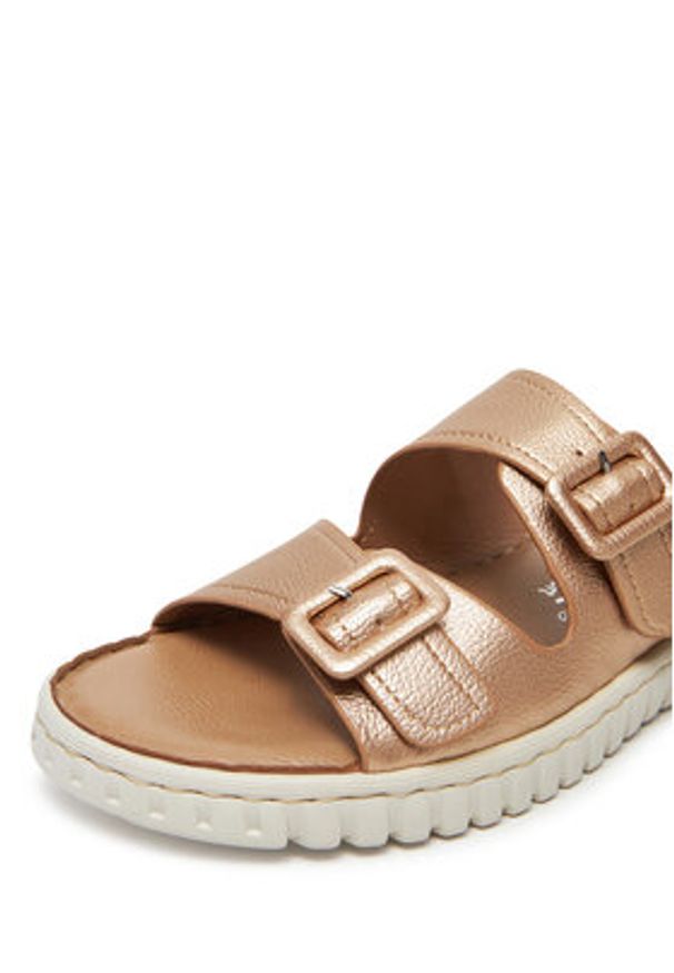 Go Soft Klapki LA3J9143-1 Złoty. Kolor: złoty. Materiał: syntetyk, materiał