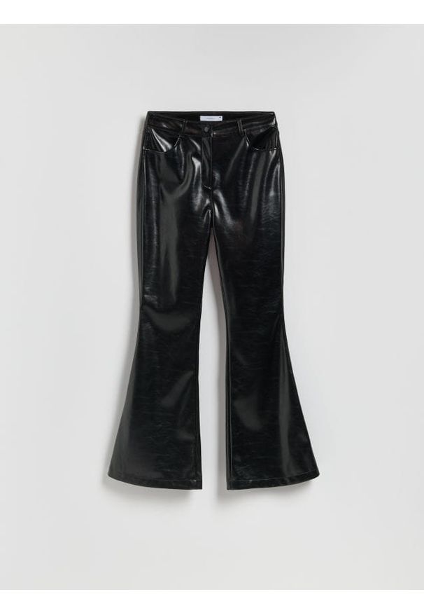 Reserved - Spodnie z imitacji skóry - czarny. Kolor: czarny. Materiał: skóra
