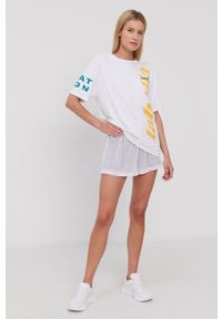 LABELLAMAFIA - LaBellaMafia T-shirt damski kolor biały. Kolor: biały. Wzór: nadruk #5