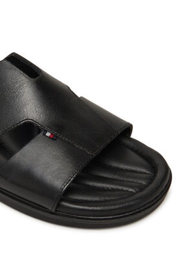 TOMMY HILFIGER - Tommy Hilfiger Klapki Premium Slipon Lh Sand FM0FM05357 Czarny. Kolor: czarny. Materiał: skóra