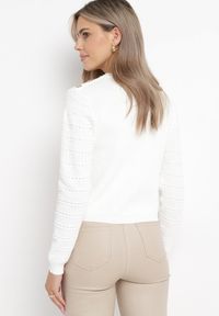 Born2be - Biały Sweter z Napami Stephanan. Kolor: biały. Materiał: materiał. Sezon: zima #5