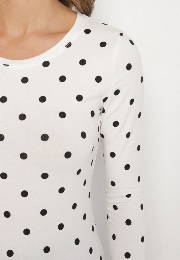 Born2be - Biała Bawełniana Bluzka w Kropki Semarrie. Okazja: na co dzień. Kolor: biały. Materiał: bawełna. Wzór: kropki. Styl: casual, klasyczny