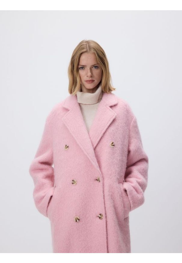 Reserved - Płaszcz oversize z wełną - różowy. Kolor: różowy. Materiał: wełna