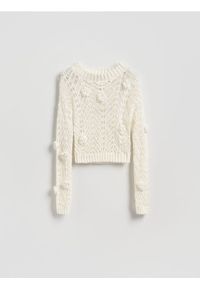 Reserved - Sweter z różami - biały. Kolor: biały. Materiał: bawełna, dzianina