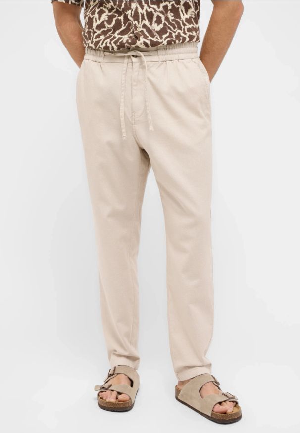 Męskie Spodnie Jeansowe Mustang Style Milano Jogger Oyster White 1016330 3025. Materiał: jeans