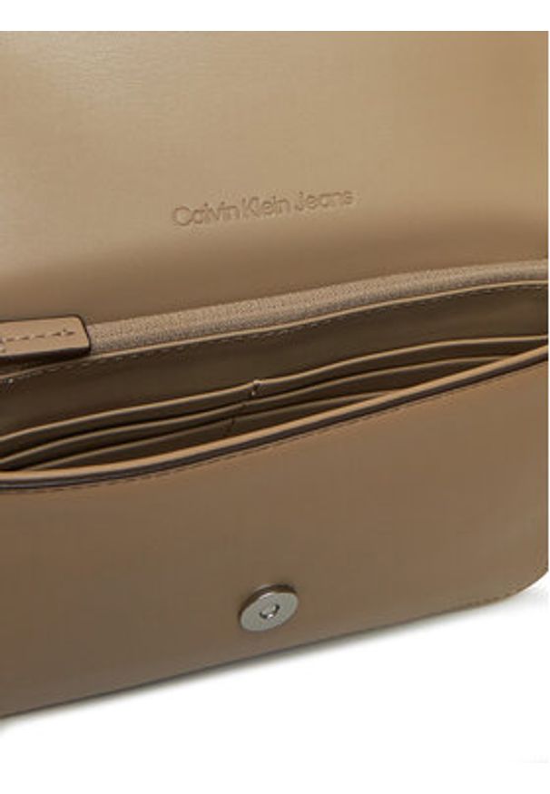Calvin Klein Jeans Torebka K60K612375 Beżowy. Kolor: beżowy. Materiał: skórzane