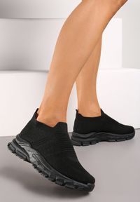 Renee - Czarne Sneakersy z Elastyczną Cholewką na Grubej Podeszwie Alamissa. Kolor: czarny. Szerokość cholewki: normalna #1