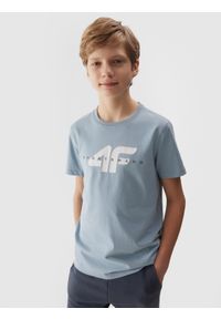4F JUNIOR - T-shirt z bawełny organicznej z nadrukiem chłopięcy - niebieski. Okazja: na co dzień. Kolor: niebieski. Materiał: bawełna. Wzór: nadruk. Sezon: lato. Styl: casual, sportowy