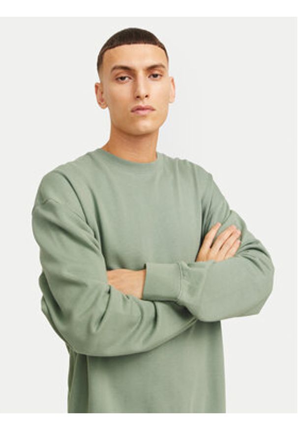 Jack & Jones Bluza Charge 12257853 Zielony Loose Fit. Kolor: zielony. Materiał: bawełna