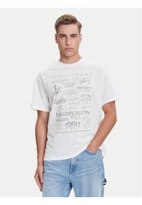 Tommy Jeans T-Shirt Archive Logos DM0DM21584 Biały Relaxed Fit. Kolor: biały. Materiał: bawełna