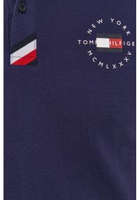 TOMMY HILFIGER - Tommy Hilfiger - Polo. Typ kołnierza: polo. Kolor: niebieski. Materiał: bawełna, dzianina. Długość: krótkie. Wzór: gładki #5
