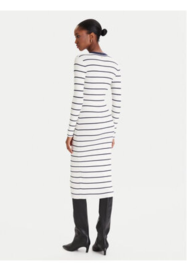 Guess Sukienka dzianinowa W5YK98 Z2YK2 Biały Slim Fit. Kolor: biały. Materiał: wiskoza
