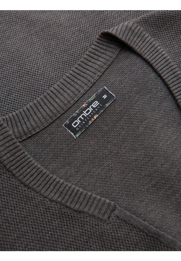 Ombre Clothing - Dzianinowy męski kardigan z kieszeniami i ozdobnymi guzikami – grafitowy melanż V2. Okazja: na co dzień. Kolor: szary. Materiał: dzianina. Wzór: melanż. Styl: casual, elegancki