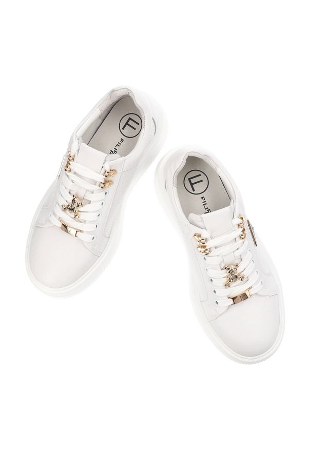 Białe Sneakersy Filippo Modne Obuwie Damskie Na Platformie. Okazja: na co dzień. Zapięcie: sznurówki. Kolor: biały. Materiał: materiał. Obcas: na platformie. Styl: klasyczny, elegancki, casual