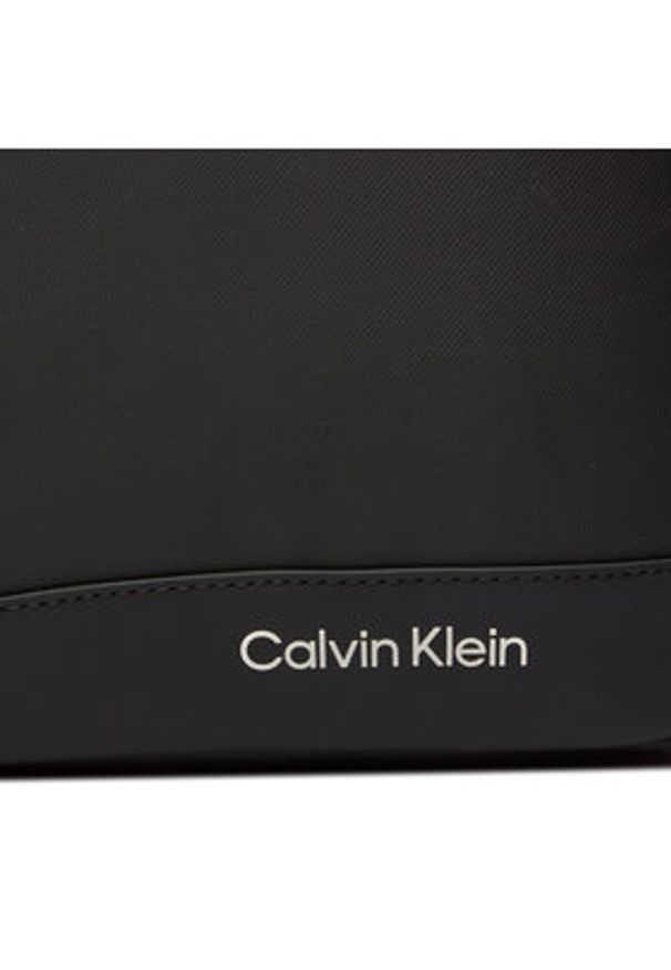 Calvin Klein Torba na laptopa Rubberized Conv Laptop Bag K50K511712 Czarny. Kolor: czarny. Materiał: materiał