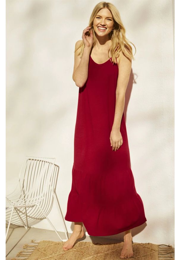 Cellbes - Długa sukienka z gniecionego dżerseju. Kolor: czerwony. Materiał: jersey. Długość rękawa: na ramiączkach. Styl: elegancki. Długość: maxi