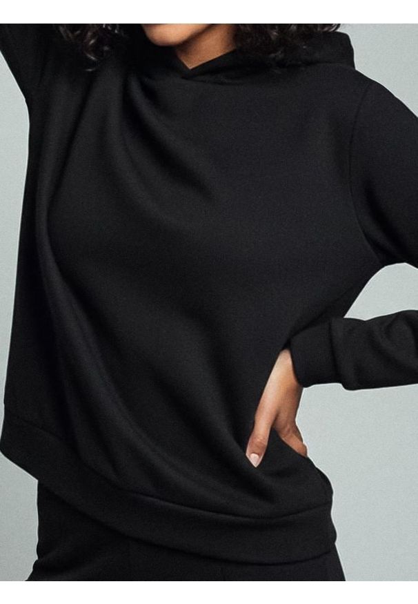 Sinsay - Bluza hoodie basic - czarny. Kolor: czarny