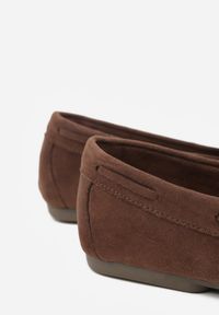 Renee - Brązowe Mokasyny z Koralikami Kokardą i Frędzlami Nahda. Okazja: na co dzień. Kolor: brązowy. Materiał: jeans. Styl: casual, street #7