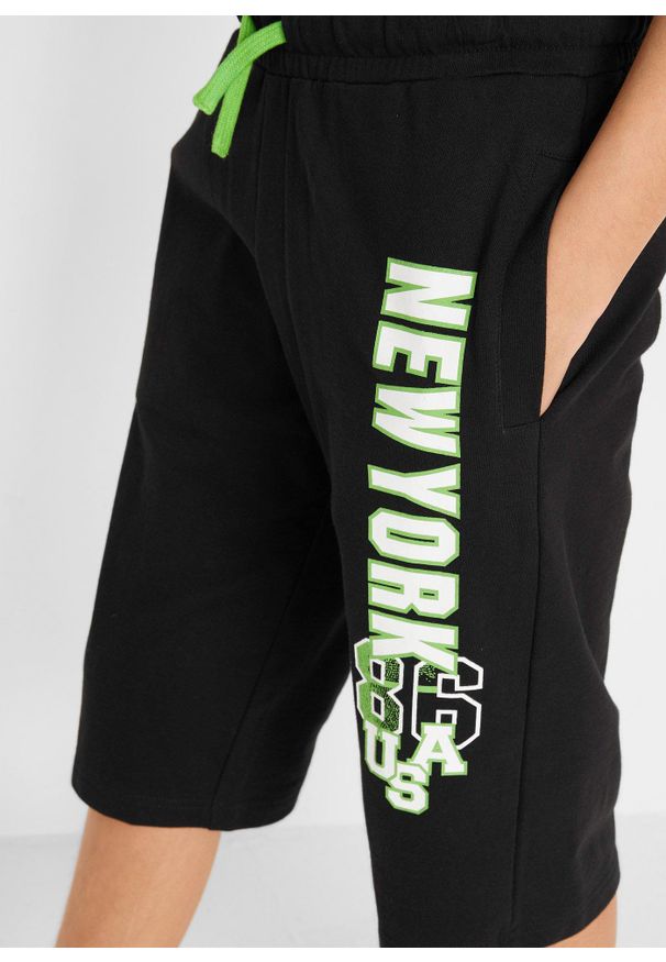 bonprix - Bermudy dresowe z czystej bawełny. Kolor: czarny. Materiał: bawełna, dresówka. Wzór: nadruk