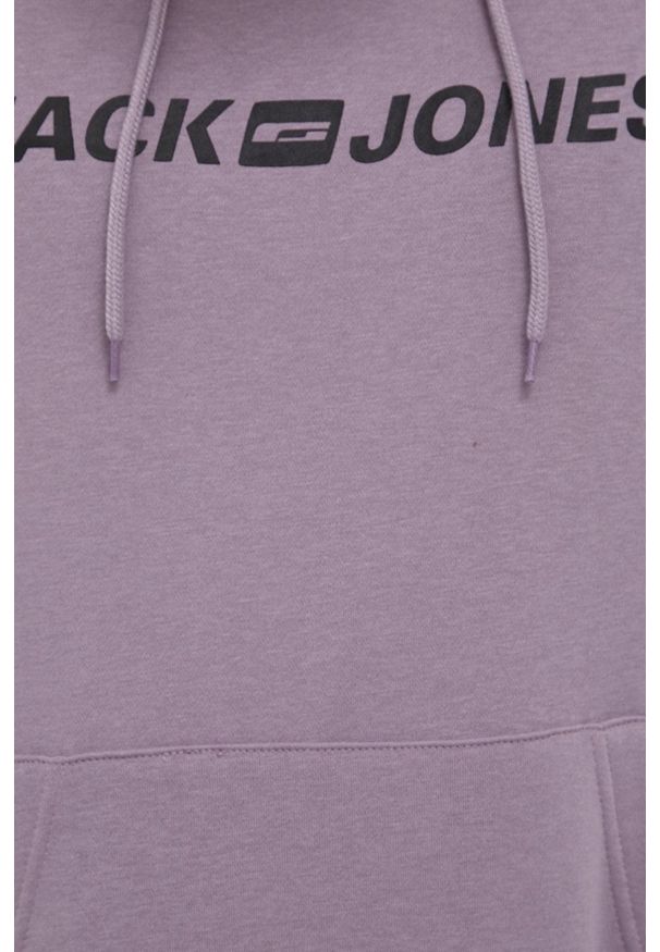 Jack & Jones Bluza męska kolor fioletowy z kapturem z nadrukiem. Okazja: na co dzień. Typ kołnierza: kaptur. Kolor: fioletowy. Wzór: nadruk. Styl: casual