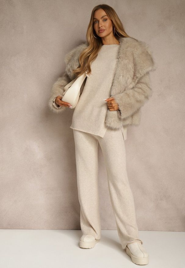Renee - Jasnobeżowy Komplet z Wełną i Bawełną Sweter z Guzikami i Szerokie Spodnie Reinelia. Kolor: beżowy. Materiał: wełna, bawełna