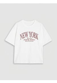 Sinsay - Bawełniana koszulka z napisem New York - biały. Kolor: biały. Materiał: bawełna. Wzór: napisy