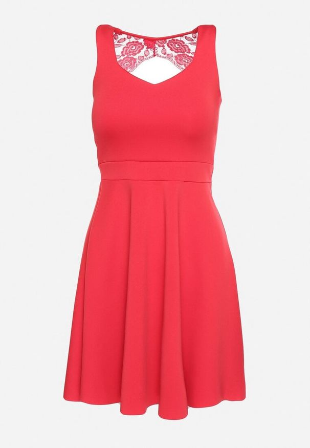 Born2be - Czerwona Rozkloszowana Sukienka na Ramiączkach z Koronkowym Wycięciem na Plecach Devantia. Okazja: na wesele, na randkę, na ślub cywilny. Kolor: czerwony. Materiał: koronka. Długość rękawa: na ramiączkach. Wzór: koronka. Sezon: lato. Typ sukienki: rozkloszowane. Styl: klasyczny, elegancki