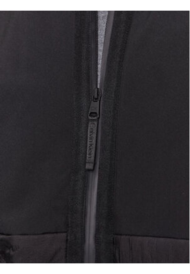 Calvin Klein Kurtka bomber K10K111802 Czarny Regular Fit. Kolor: czarny. Materiał: syntetyk