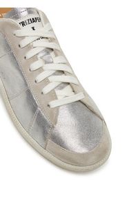 Patrizia Pepe Sneakersy SKIN 2Z0065/L154-S125 Srebrny. Kolor: srebrny. Materiał: skóra
