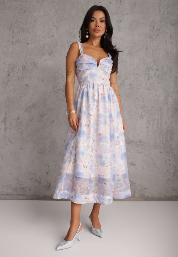 Renee - Niebieska Rozkloszowana Sukienka na Ramiączkach w Kwiaty w Romantycznym Stylu Callisise. Kolor: niebieski. Materiał: poliester. Długość rękawa: na ramiączkach. Wzór: kwiaty. Typ sukienki: rozkloszowane