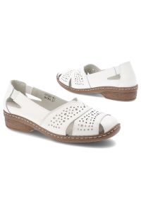 Półbuty damskie Vinceza, cholewka ze skóry naturalnej licowej z perforacją wsuwane na płaskiej podeszwie, białe, 66928. Okazja: na co dzień. Zapięcie: bez zapięcia. Kolor: biały. Szerokość cholewki: normalna. Wzór: ażurowy. Materiał: skóra. Sezon: lato. Obcas: na płaskiej podeszwie. Styl: elegancki, klasyczny, casual #3